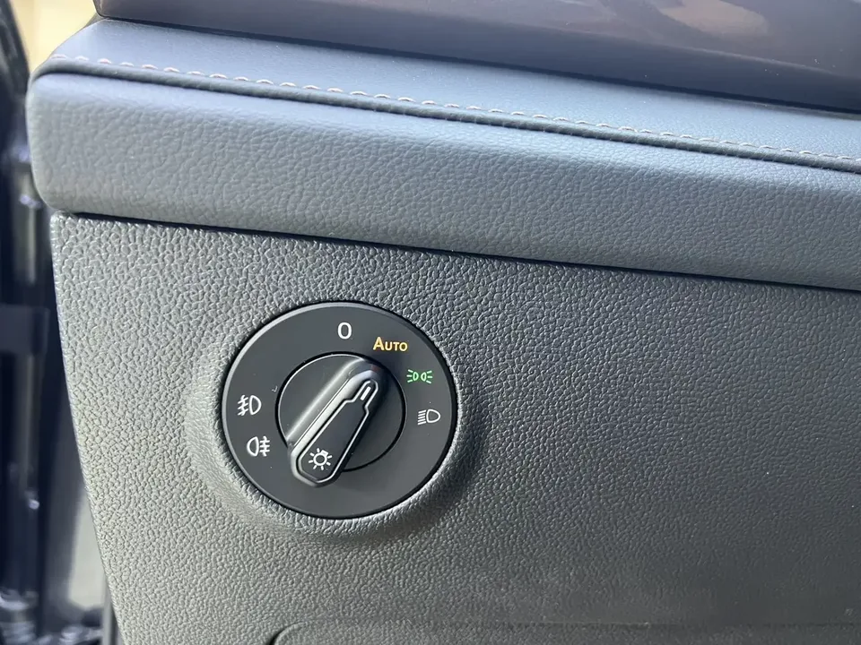 Volkswagen Tharu tuyue 2022 280TSI 2WD Deluxe Edition 2022 — thumbnail 3