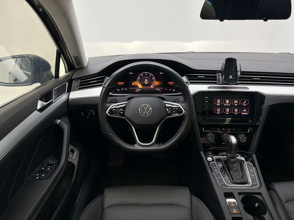 Volkswagen Magotan Magotan 2023 2 millionth anniversary edition 280TSI DSG comfort model 2023 — thumbnail 5