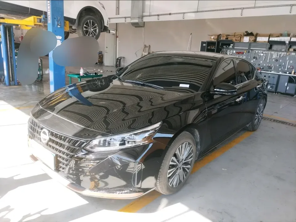 Nissan Altima Sound of nature 2024 2.0L SV Black Gold Edition 2025 — photo 1, buy with delivery to Moscow
