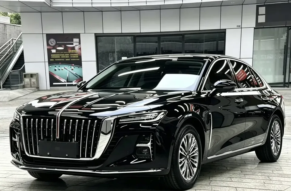 Hongqi H5 Hongqi H5 2024 1.5T DCT Zhilian Qiyue Edition 2024 — photo 1, buy with delivery to Moscow