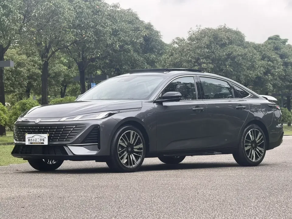 Changan Escape Escape 2026 Fourth-generation 1.5T DCT 500Bar Smart Edition 2025 — photo 1, buy with delivery to Moscow