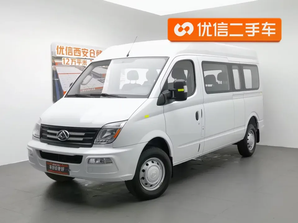 Datong Xintu V80 Xintu V80 2023 2.0T Manual Classic Aoyuntong Long Axis Mid-Top 6-9 Seaters 2023 — photo 1, buy with delivery to Moscow