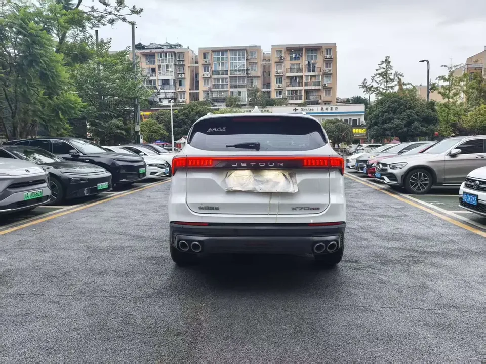 Jetour Jietu X70 PLUS Jietu X70 PLUS 2024 Champion Edition 1.5T DCT Champion PRO 5-seater 2024 — thumbnail 2