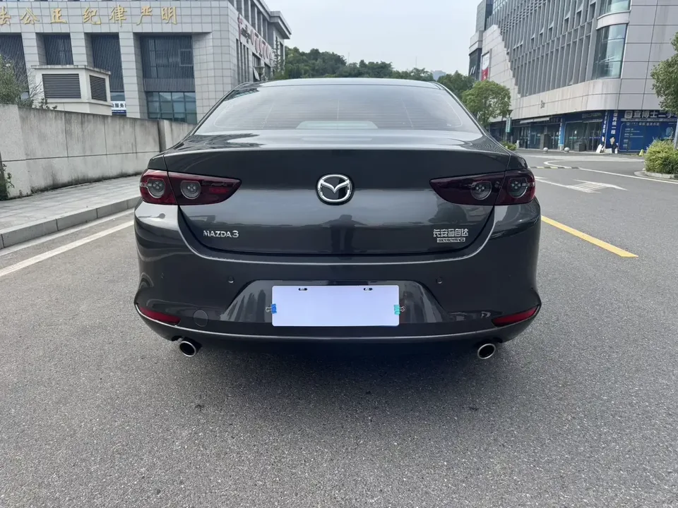 Mazda Axela Mazda3 Angkesela 2023 2.0L Automatic Elegant Edition 2024 — thumbnail 2