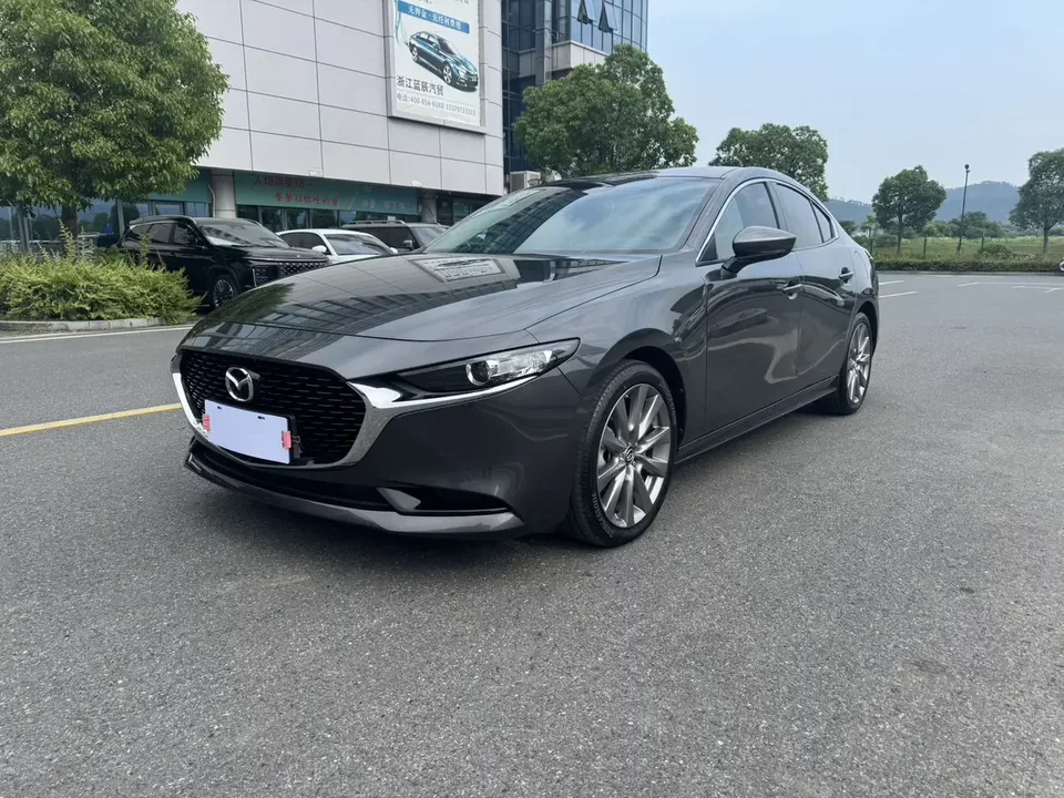 Mazda Axela Mazda3 Angkesela 2023 2.0L Automatic Elegant Edition 2024 — photo 1, buy with delivery to Moscow