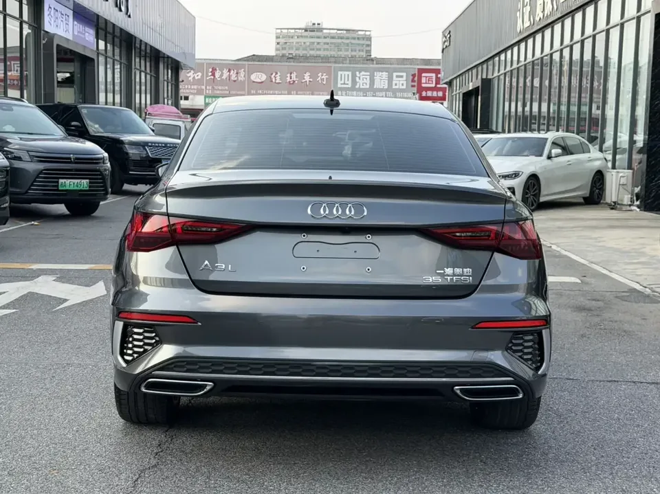 Audi A3 Audi A3 2023 A3L Limousine 35 TFSI Stylish Sports 2023 — миниатюра 2