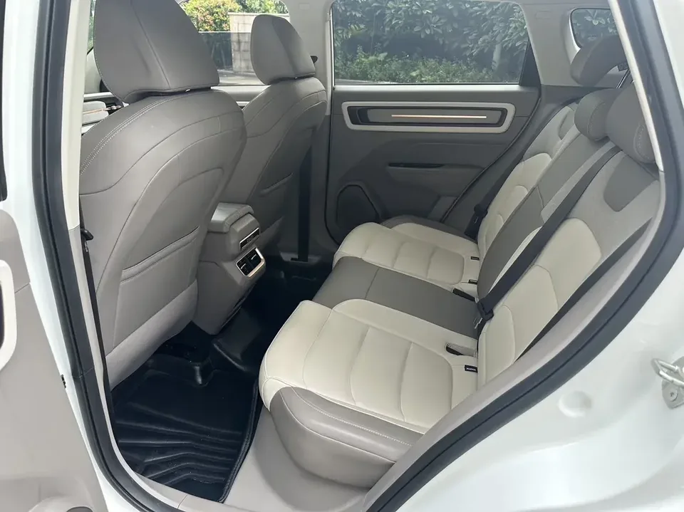 Geely ICON Geely ICON 2025 1.5TD Linglong Jinxi Edition 2025 — thumbnail 3