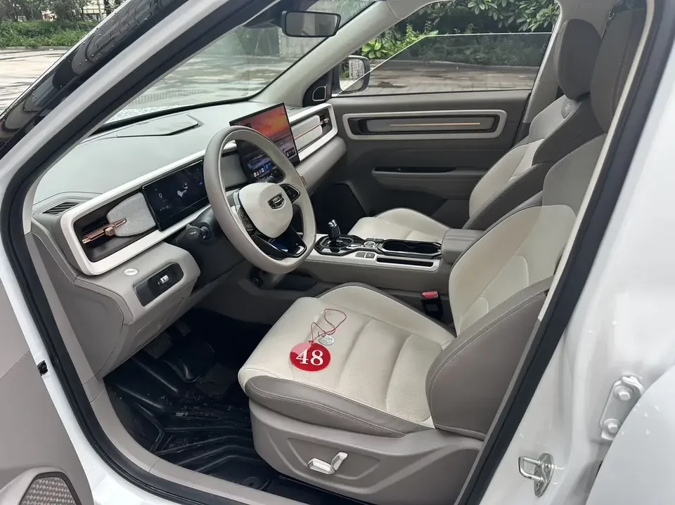 Geely ICON Geely ICON 2025 1.5TD Linglong Jinxi Edition 2025 — thumbnail 5