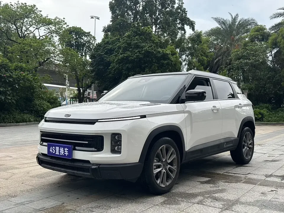 Geely ICON Geely ICON 2025 1.5TD Linglong Jinxi Edition 2025 — photo 1, buy with delivery to Moscow