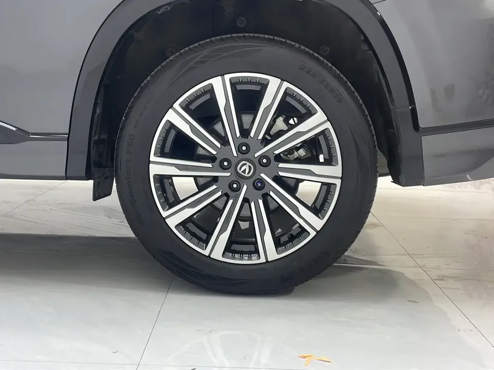 Changan CS75PLUS Changan CS75 PLUS 2024 The third generation champion version 1.5T automatic intelligent driving strong navigation 2024 — thumbnail 3