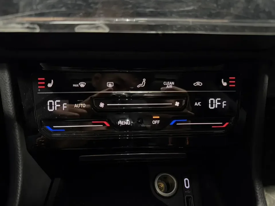 Skoda Superb Speedy 2023 Modified TSI280 DSG Premium Edition 2023 — thumbnail 3