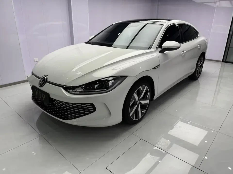 Volkswagen Lamando Lingdu 2022 Lingdu L 280TSI DSG Cool Edition 2022 — photo 1, buy with delivery to Moscow