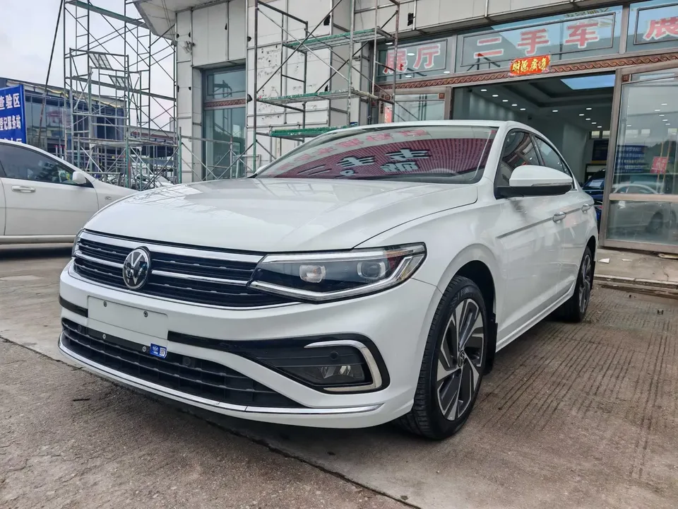 Volkswagen Bora Bora 2023 200TSI DSG Intelligent Driving Edition 2023 — photo 1, buy with delivery to Moscow