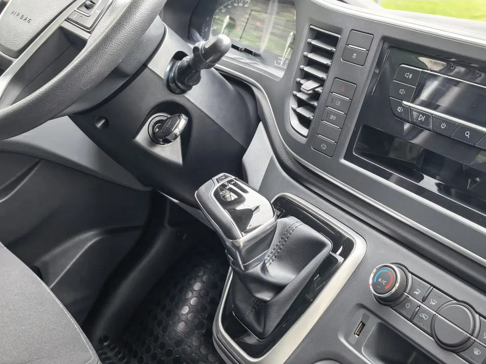 Datong Xintu V80 Xintu V80 2025 PRO 2.0T 9AT Aoyuntong long axis mid-top 147Ps 6-9 seats 2025 — миниатюра 4