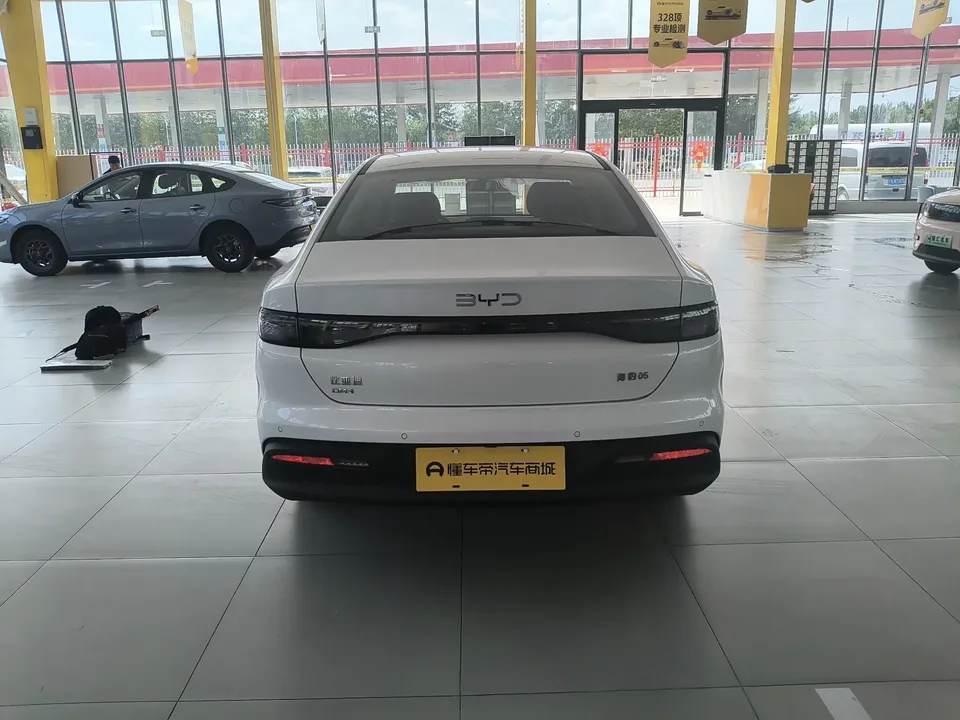 BYD Seal 05DM Seal 05DM 2026 DM-i 128KM Luxury 2026 — thumbnail 2