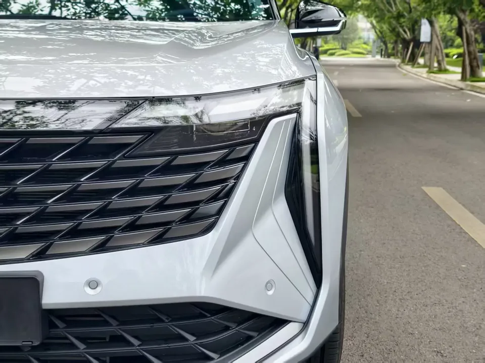 Geely Atlas L Boyue L 2023 1.5TD DCT Premium 2023 — thumbnail 3