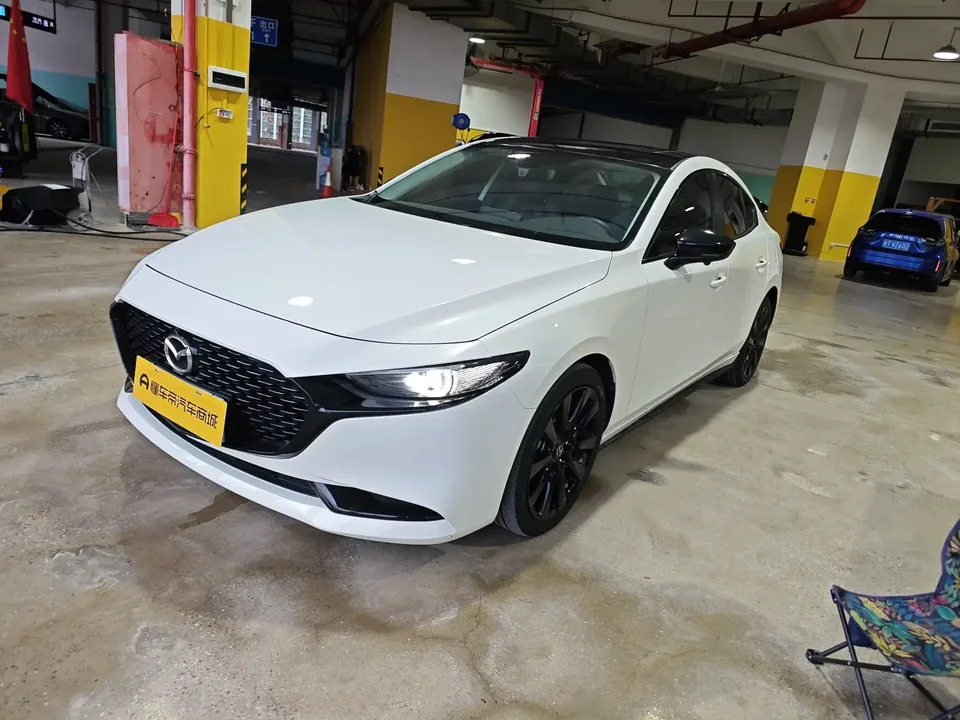 Mazda Axela Mazda3 Angkesela 2022 2.0L Automatic Premium Edition 2022 — photo 1, buy with delivery to Moscow