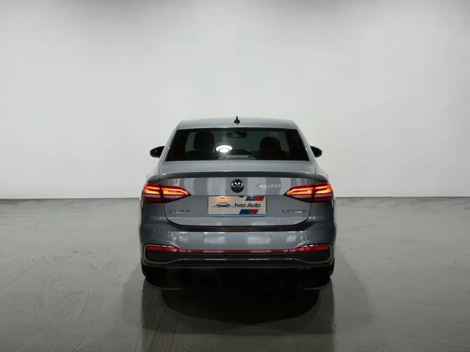 Volkswagen Lavida Lavida 2023 1.5L Automatic Fully Edition 2022 — миниатюра 5