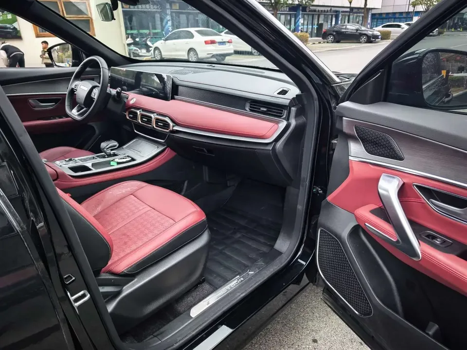Jetour Jietu X70 PLUS Jietu X70 PLUS 2024 Champion Edition 1.5T DCT Champion PRO 7 Seaters 2025 — thumbnail 5