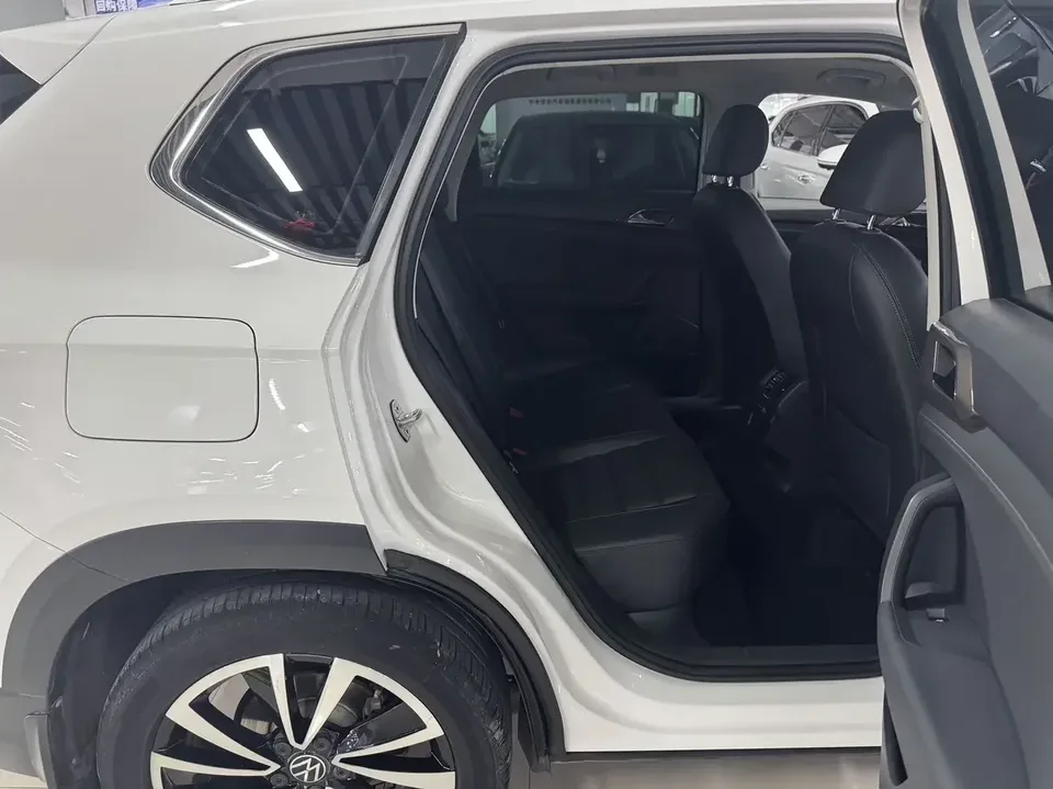 Volkswagen Tharu tuyue 2022 280TSI 2WD Deluxe Edition 2022 — thumbnail 4