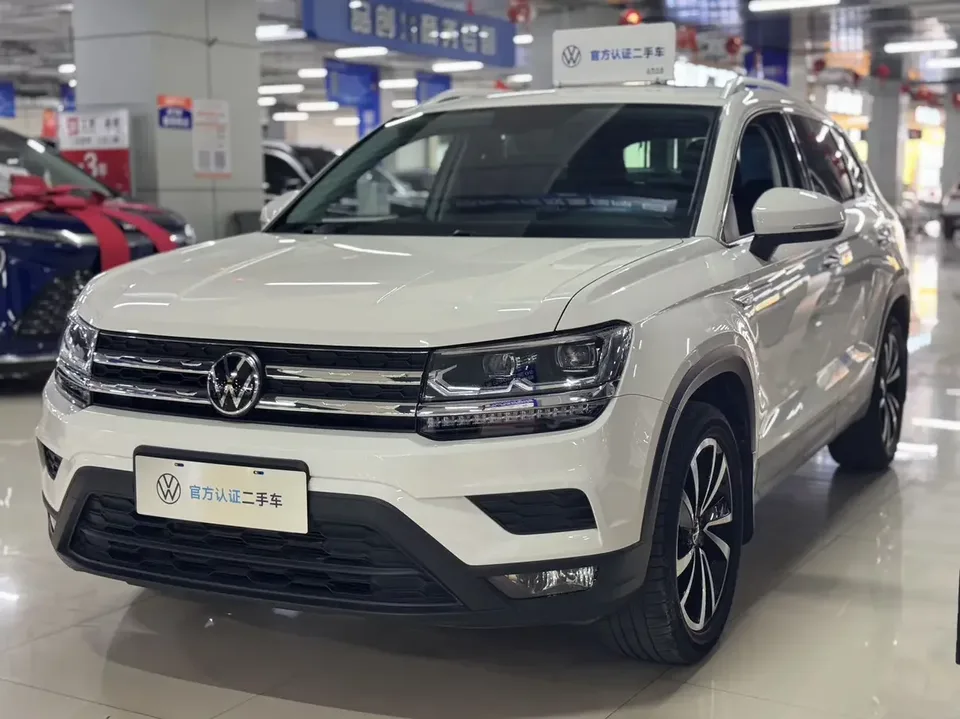 Volkswagen Tharu tuyue 2022 280TSI 2WD Deluxe Edition 2022 — photo 1, buy with delivery to Moscow