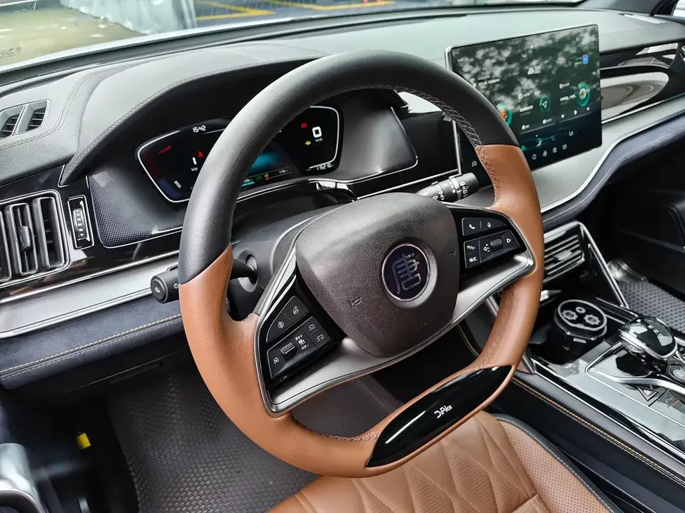 BYD Tang DM Tang DM 2021 DM-i 1.5T 112KM Premium 2022 — thumbnail 3