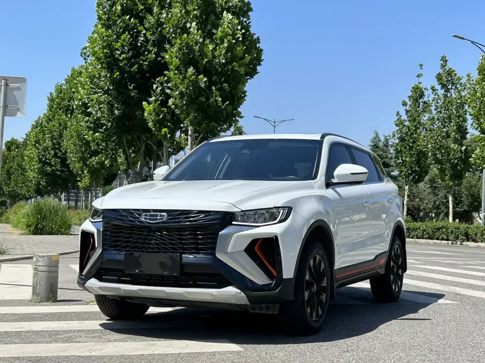 Geely Atlas Boyue 2022 Boyue X 1.8TD DCT Smart 2022 — photo 1, buy with delivery to Moscow