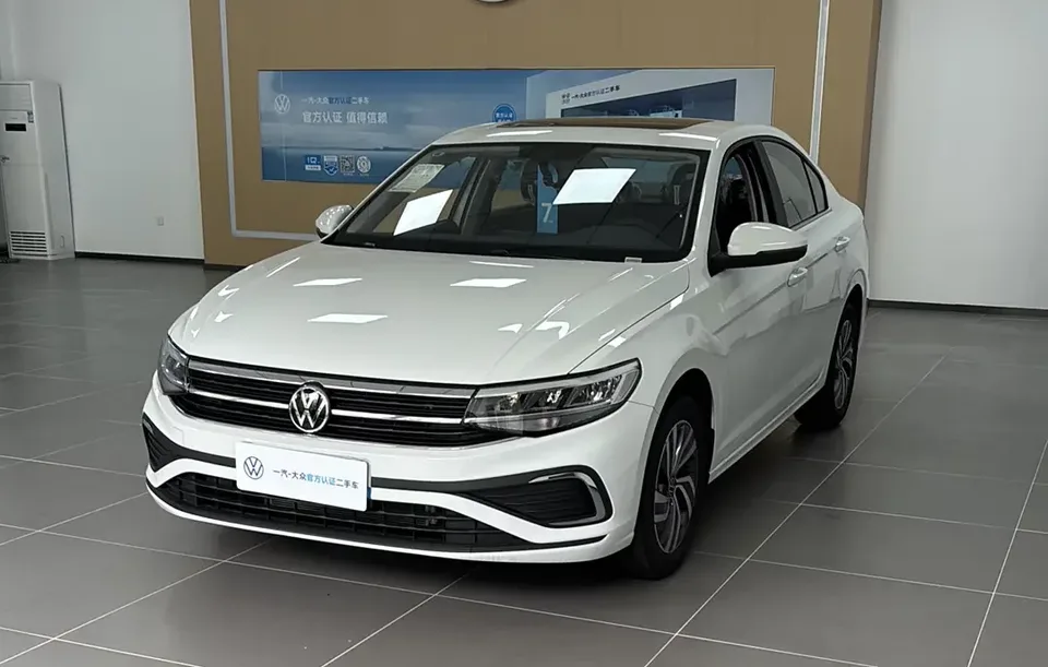 Volkswagen Bora Bora 2026 200TSI DSG Joyride Navigation Edition 2026 — photo 1, buy with delivery to Moscow