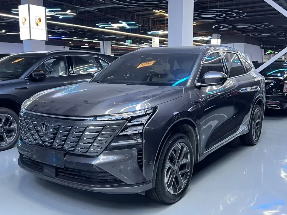 Changan CS75PLUS Changan CS75 PLUS 2025 The fourth generation 1.5T new Blue Whale smart flagship model 2024 — photo 1, buy with delivery to Moscow