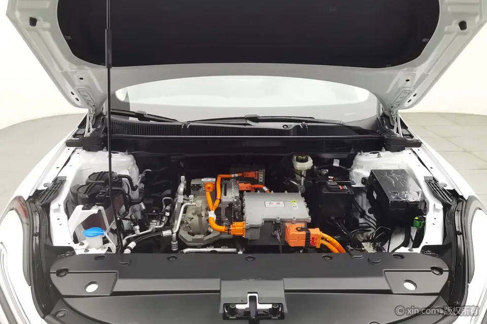 Hongqi E-QM5 Hongqi E-QM5 2022 Charging 431km LeXiang Edition 5-seater 2022 — thumbnail 2