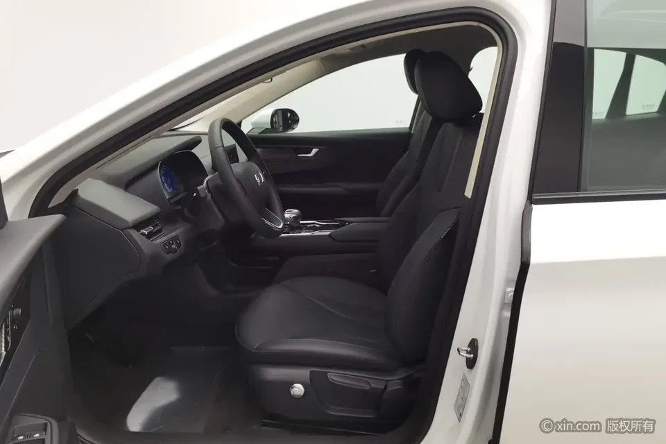 Hongqi E-QM5 Hongqi E-QM5 2022 Charging 431km LeXiang Edition 5-seater 2022 — thumbnail 5
