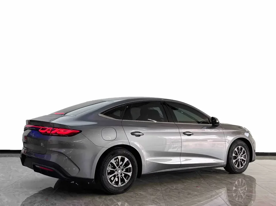 BYD Qin L DM Qin L DM 2024 DM-i 80KM Leading Type 2024 — thumbnail 2