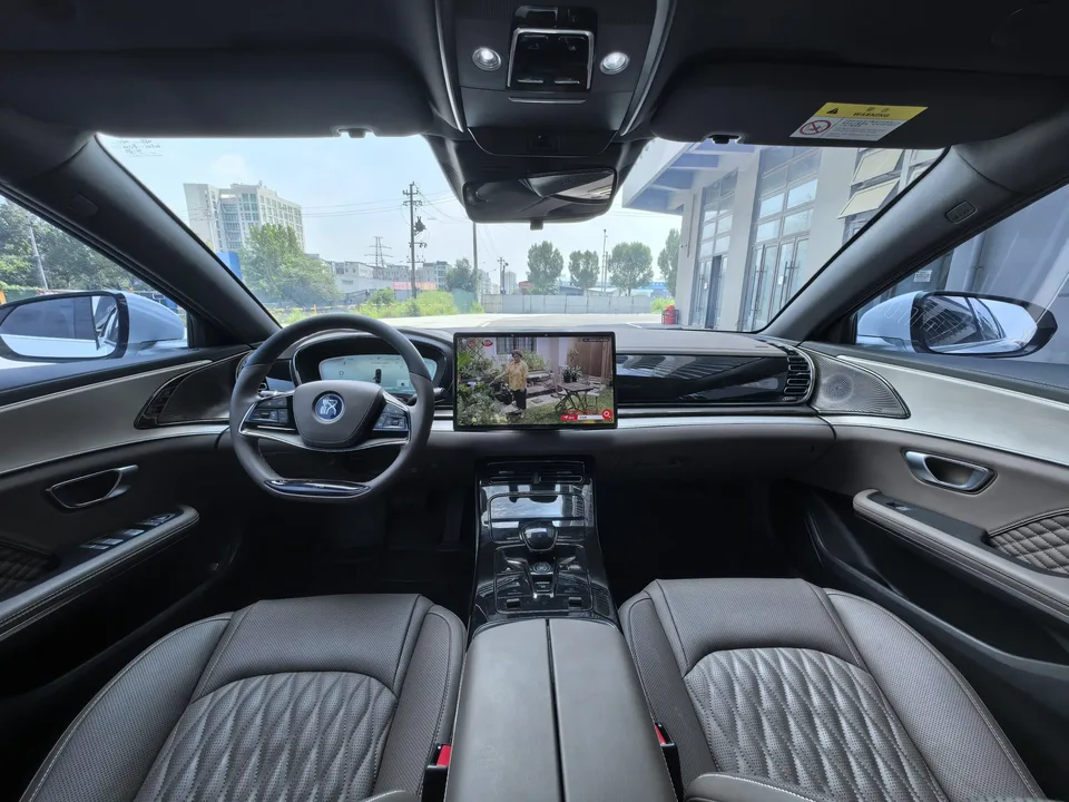 BYD Han DM Chinese DM 2022 DM-i 121KM Premium 2023 — thumbnail 4