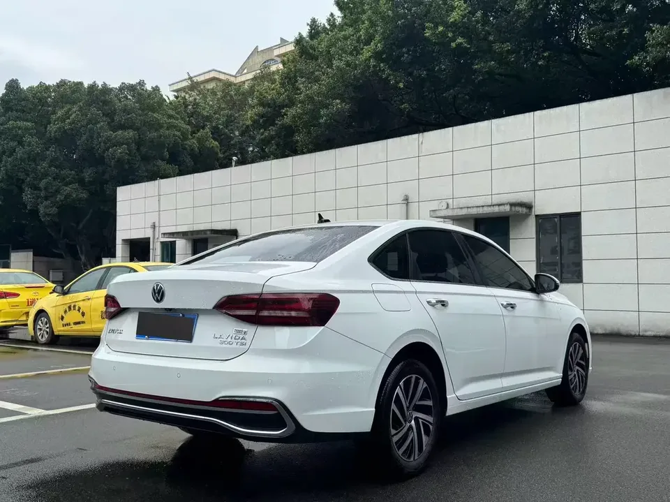 Volkswagen Lavida Lavida 2023 300TSI DSG Full Elegance Edition 2024 — миниатюра 4