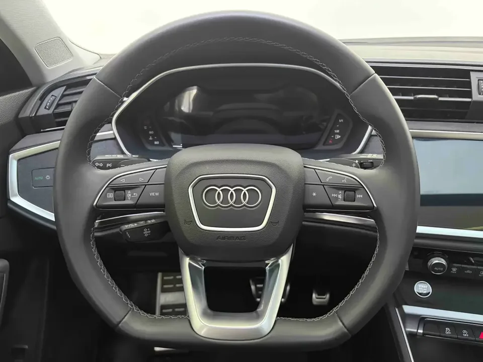 Audi Q3 Audi Q3 2023 35 TFSI Stylish Dynamic 2023 — thumbnail 4
