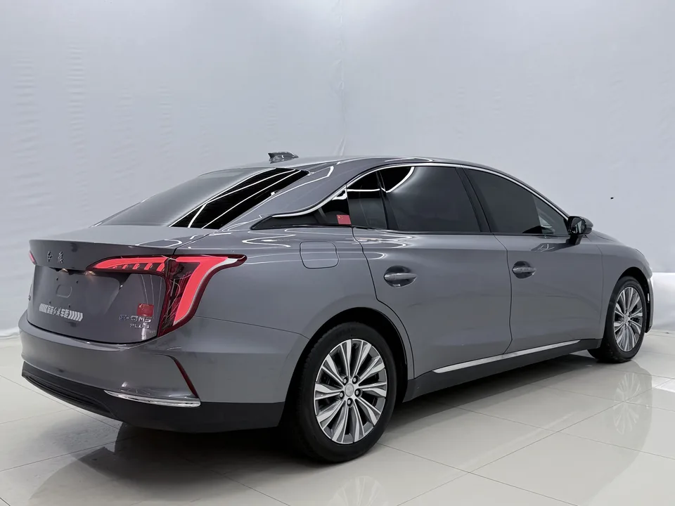 Hongqi E-QM5 Hongqi E-QM5 2024 610KM PLUS version 100kW 2024 — миниатюра 2