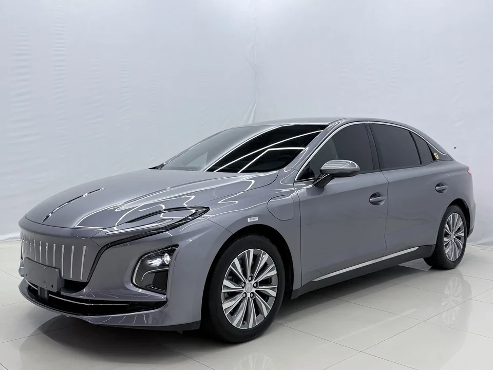 Hongqi E-QM5 Hongqi E-QM5 2024 610KM PLUS version 100kW 2024 — photo 1, buy with delivery to Moscow