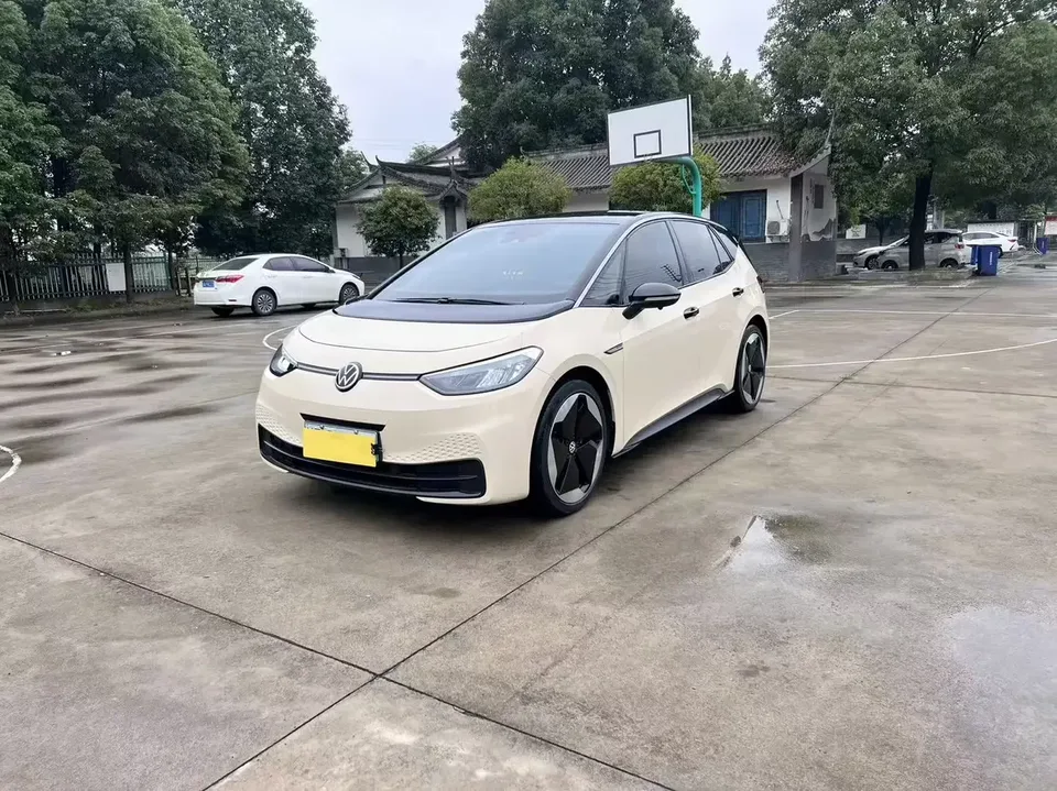 Volkswagen ID.3 Volkswagen ID.3 2023 Pure Smart Edition 2023 — photo 1, buy with delivery to Moscow