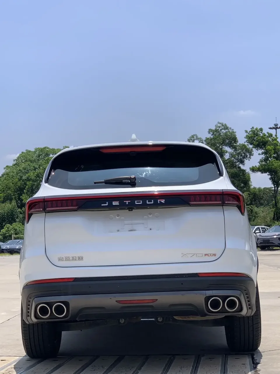 Jetour Jietu X70 PLUS Jietu X70 PLUS 2023 1.5T DCT Brave PLUS 5-seater 2023 — миниатюра 2