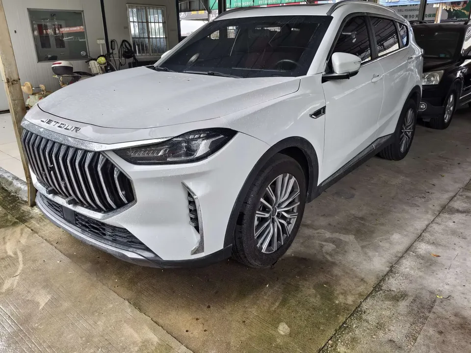 Jetour Jietu X70 PLUS Jietu X70 PLUS 2023 1.5T DCT Brave PLUS 5-seater 2023 — фото 1, купить с доставкой в Москву