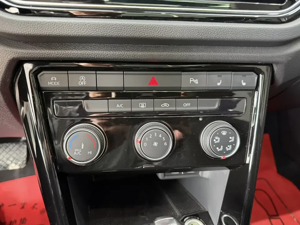 Volkswagen T-Roc TANG 2022 280TSI DSG 2WD Comfort PLUS 2023 — thumbnail 4