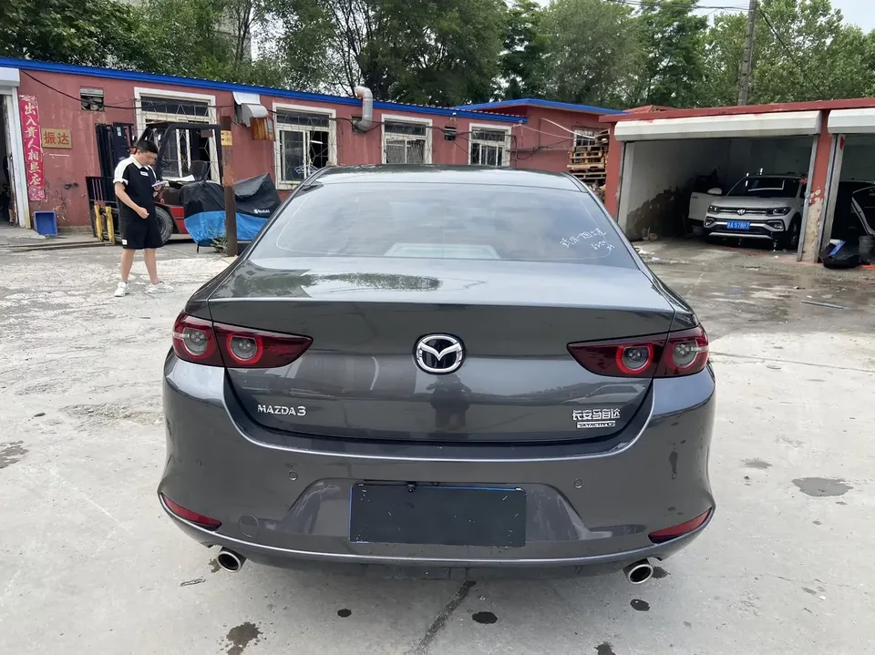 Mazda Axela Mazda3 Angkesela 2022 2.0L Automatic Premium Edition 2022 — thumbnail 2