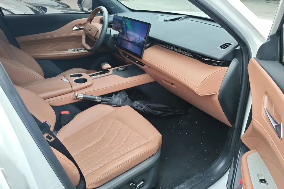 Changan UNI-Z PHEV Changan UNI-Z PHEV 2024 Blue Whale iDD 125KM Beyond 2024 — thumbnail 3