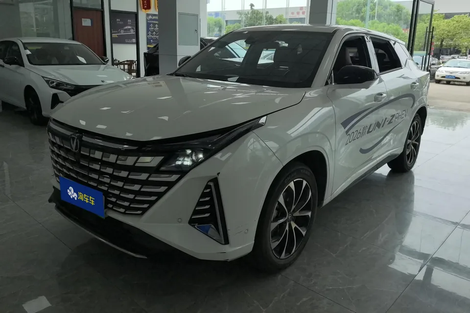 Changan UNI-Z PHEV Changan UNI-Z PHEV 2024 Blue Whale iDD 125KM Beyond 2024 — photo 1, buy with delivery to Moscow