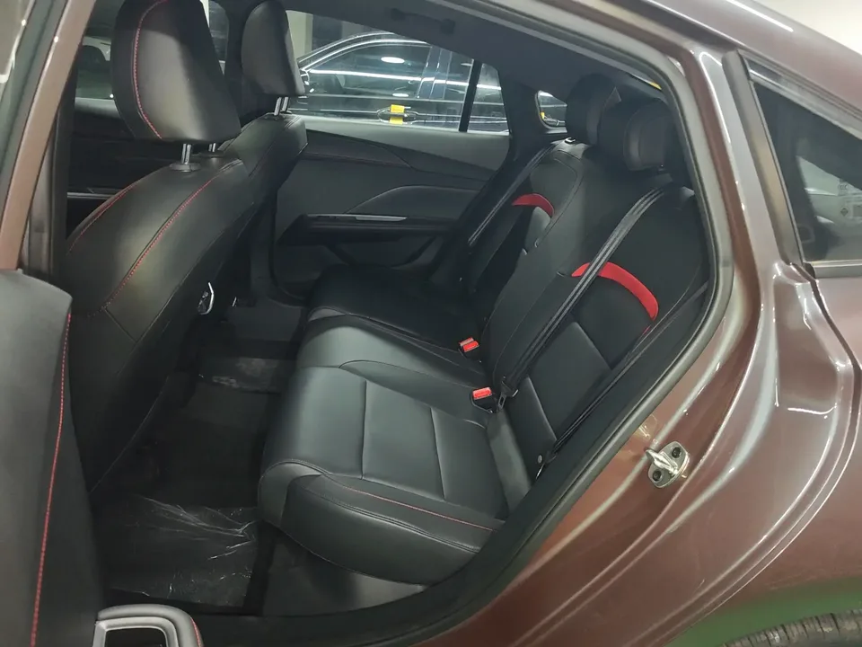 MG 5 MG5 2025 300TGI Global Flagship Edition 2026 — миниатюра 3