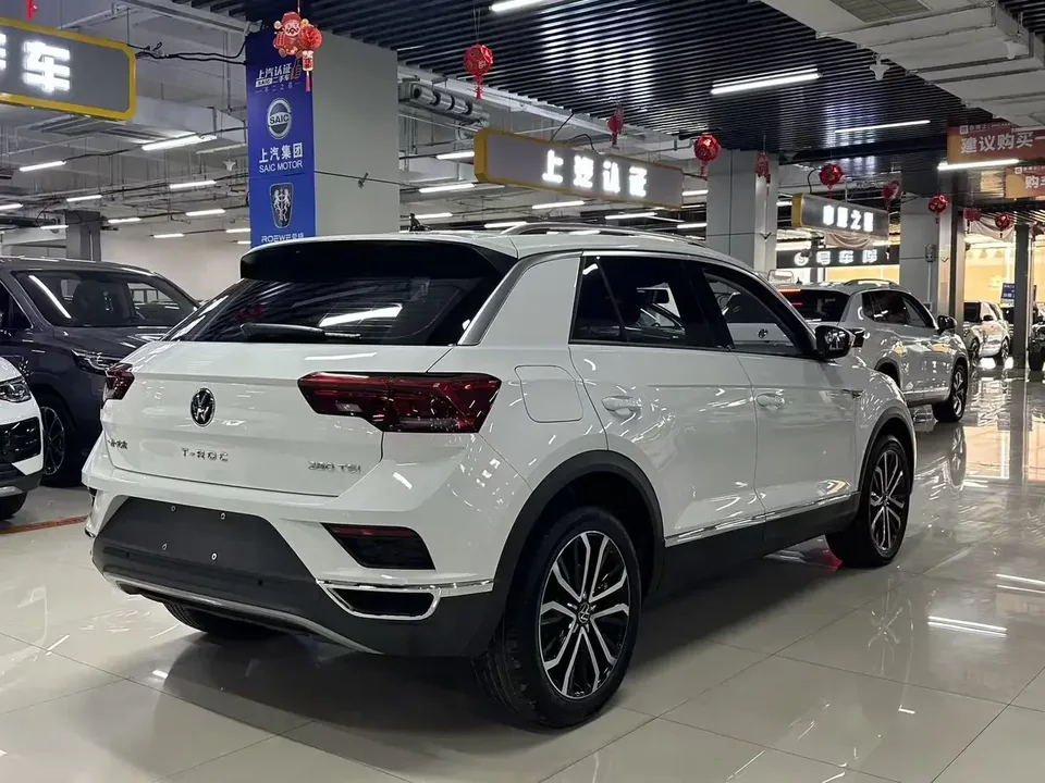 Volkswagen T-Roc TANG 2022 280TSI DSG 2WD Comfort PLUS 2023 — миниатюра 4