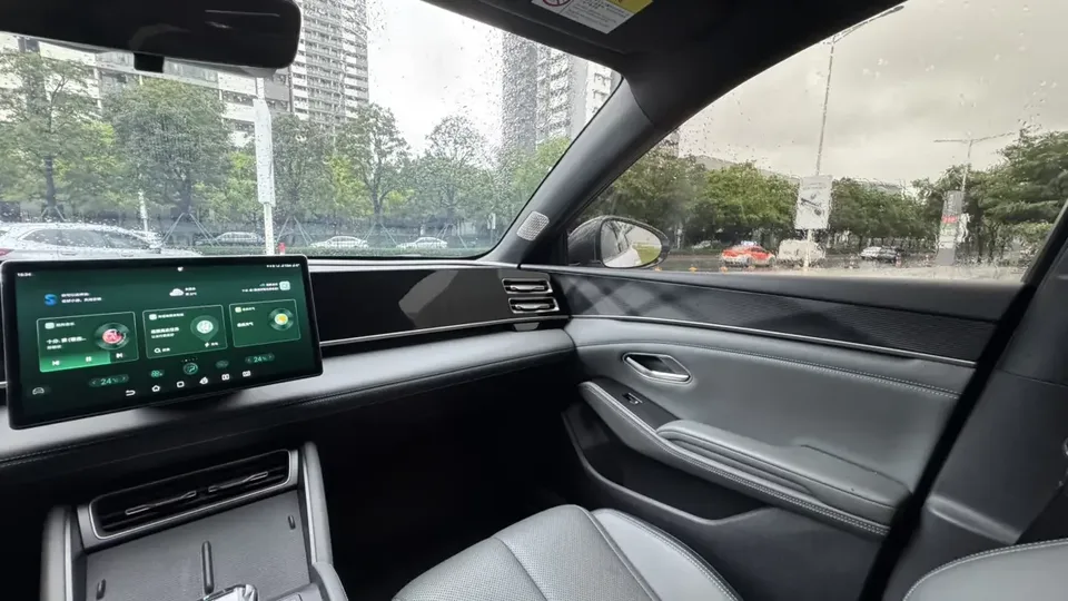 BYD Qin L DM Qin L DM 2024 DM-i 120KM Beyond 2025 — thumbnail 4
