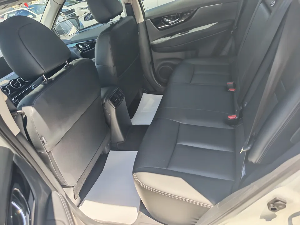 Nissan X-Trail Qijun 2025 Honor 2.0L 2WD Leading Edition 2026 — thumbnail 3