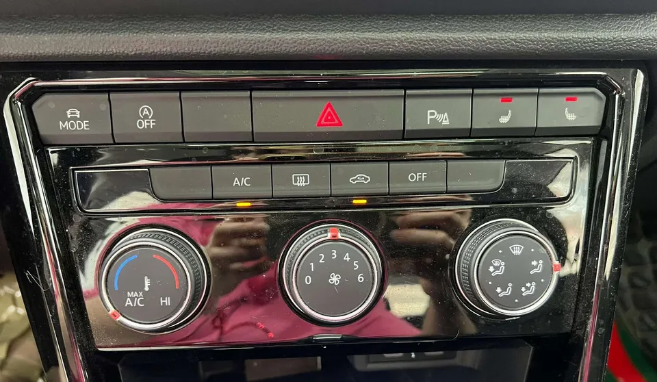 Volkswagen T-Roc TANG 2022 280TSI DSG 2WD Comfort PLUS 2022 — thumbnail 3