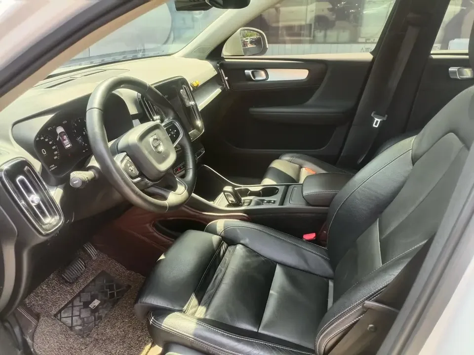 Volvo XC40 Volvo XC40 (imported) 2019 T4 2024 — thumbnail 4